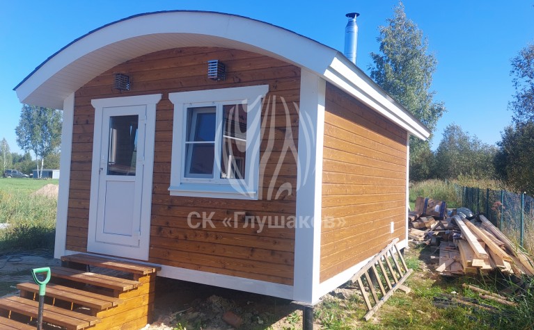 Баня из бруса 4х5 с округлой крышей фото 1